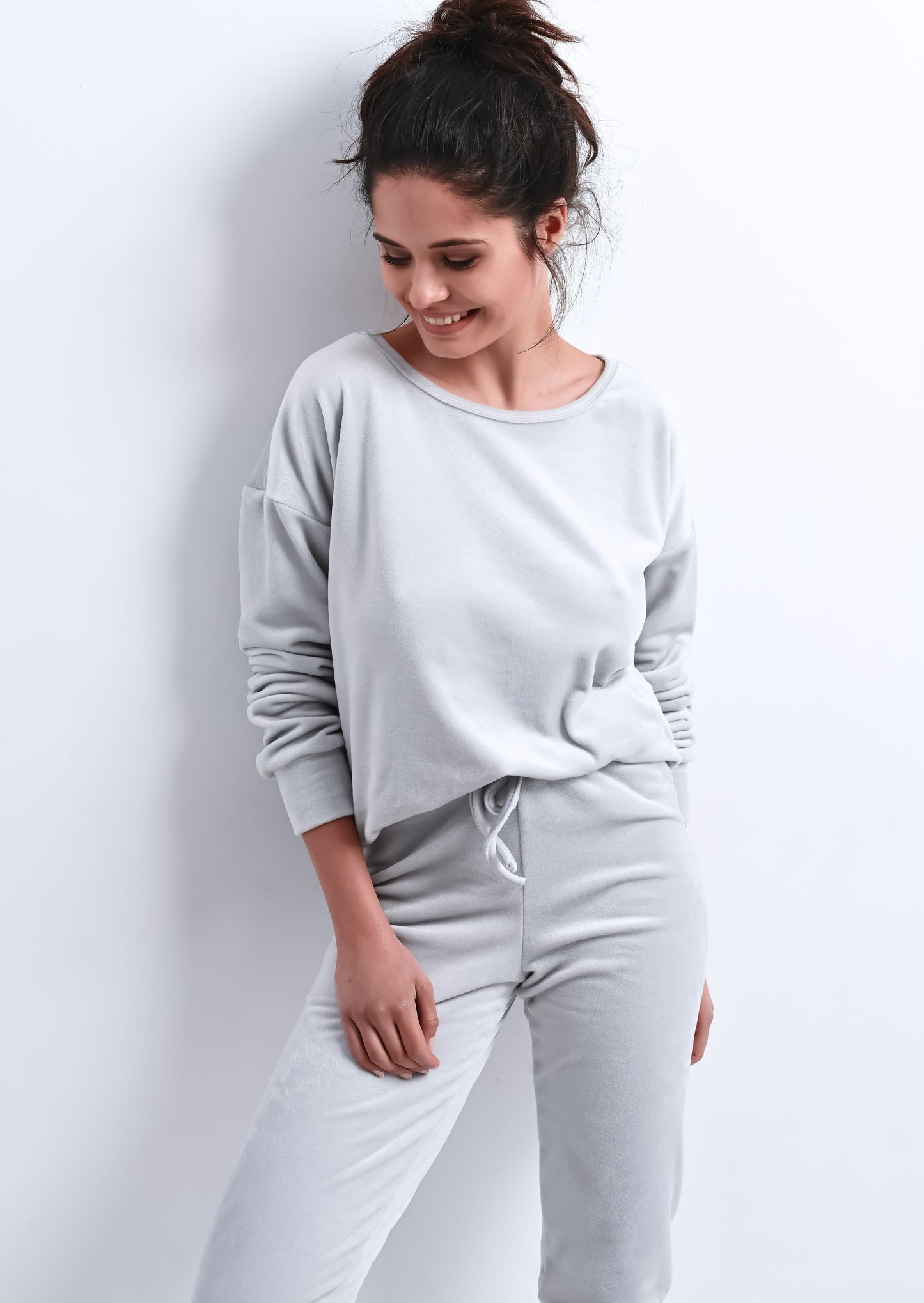 Ensemble pyjama femme, pyjama hiver, pyjama chaud femme, pyjama femme élégant, pyjama femme chic et élégant, pyjama femme chaud et élégant, beau pyjama femme, polaire pyjama femme, pyjama femme chaud